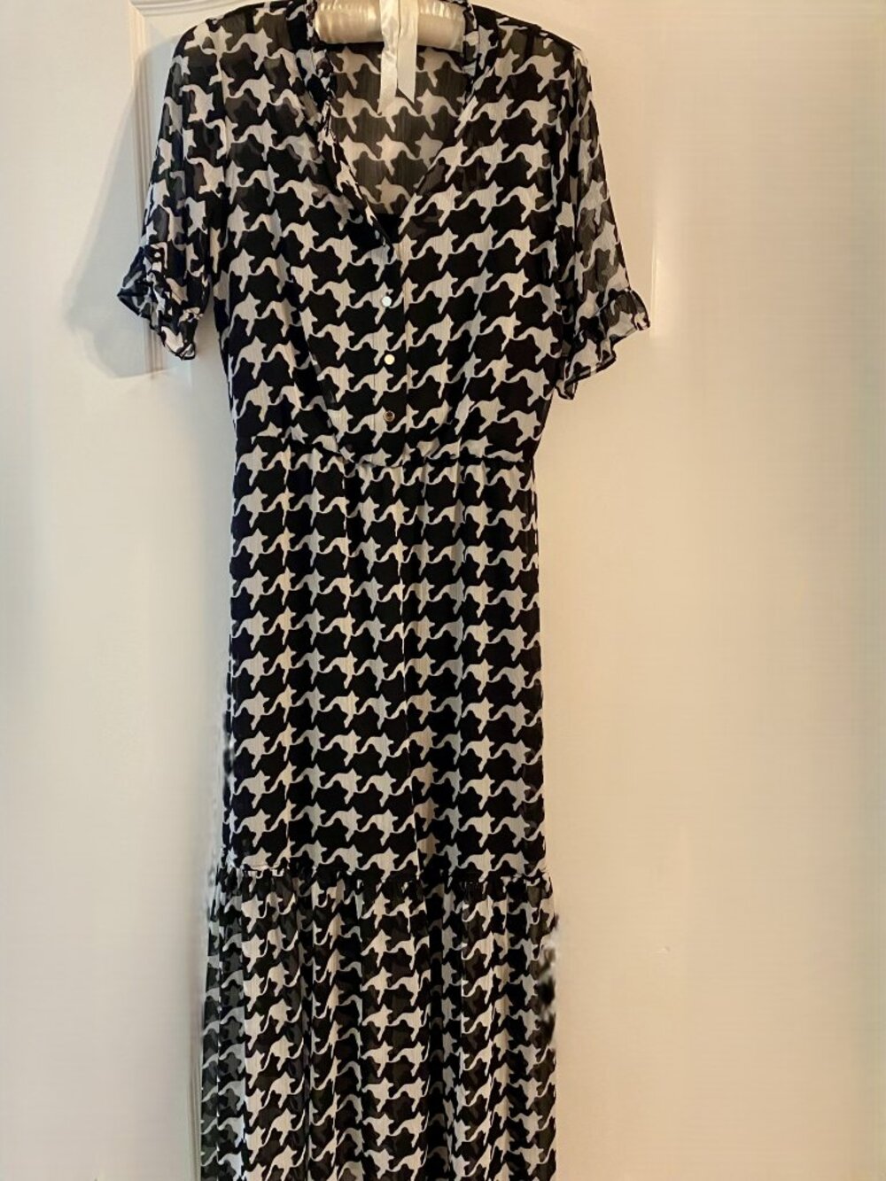 Kensie black/white shirtdress with elastic waist, Size 4 like new